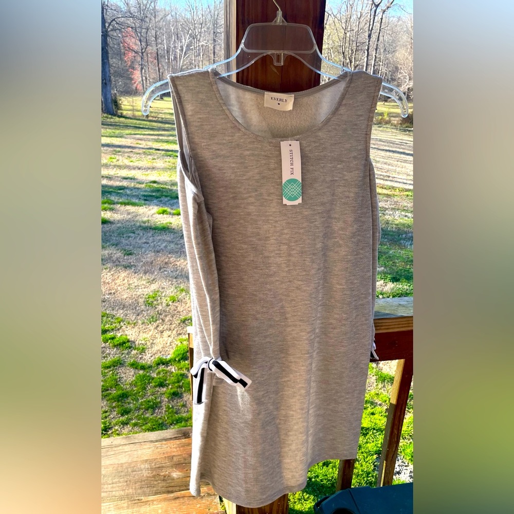 NWT Russo Cold shoulder knit dress size small